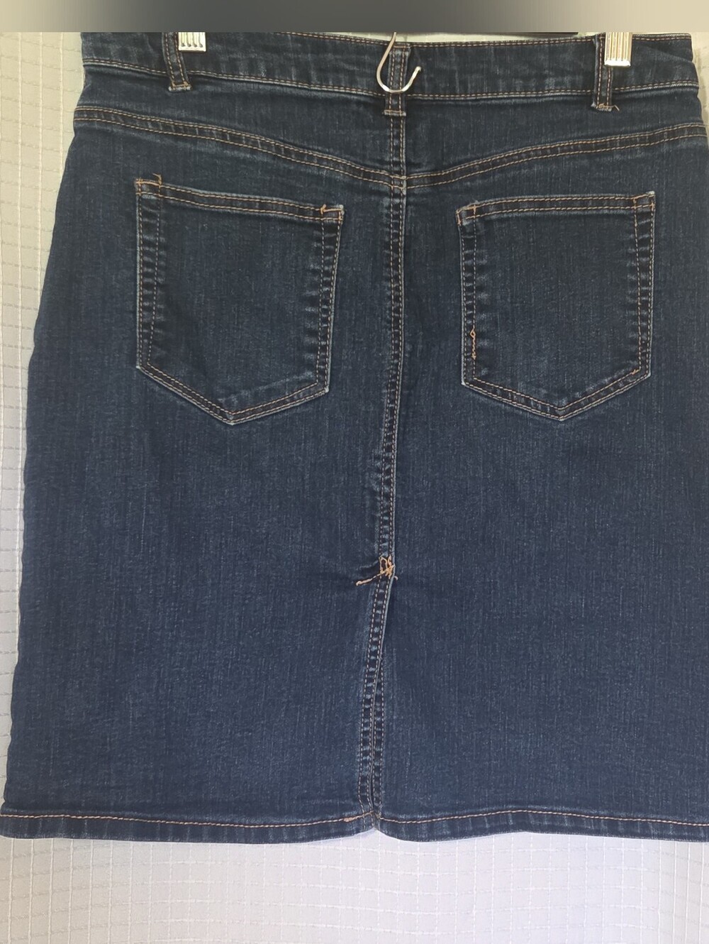 Jaclyn Smith Women's Dark Pencil Denim Casual Jean Skirt Size 8 - Picture 4 of 8